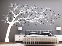 Wandtattoo Baum in weiß mit Blättern in dunkelgrau und grau