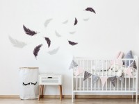 Wandtattoo Federn im Babyzimmer