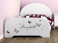 Wandtattoo Kinderzimmer Mädchen Schmetterling ans Bett kleben