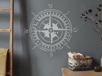 Wandtattoo Kompass auf grauer Wand