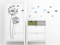 Wandtattoo Pusteblume aus Wolken auf dem Kinderzimmerschrank