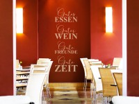 Wandtattoo Wein Spruch im Restaurant