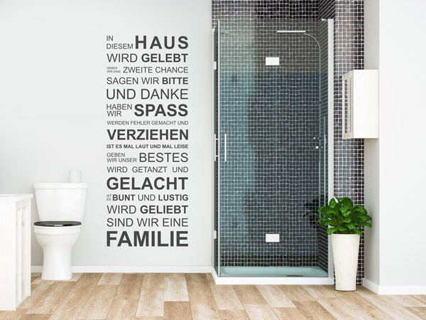 Wandspruch an der Badezimmerwand