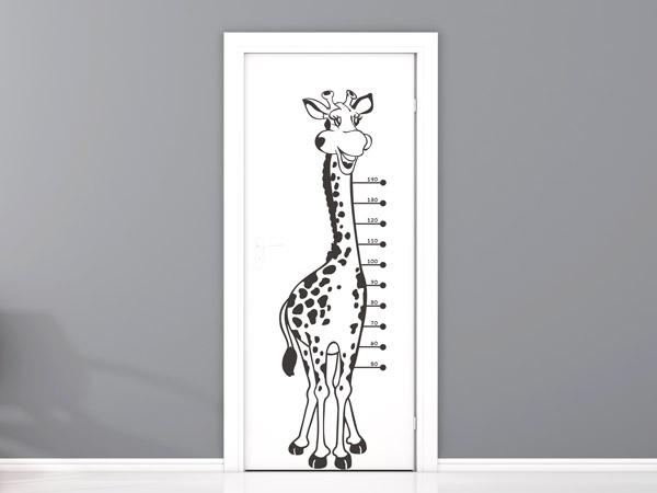 Wandtattoo Messlatte Giraffe auf einer Tür