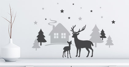 Wandtattoo Reh und Hirsch mit Haus und Tannenbaum als Winterlandschaft
