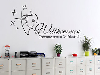 Wandtattoo Willkommen mit Zahn und Wunschtext