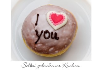 Selbst gebackener Kuchen zum Valentinstag