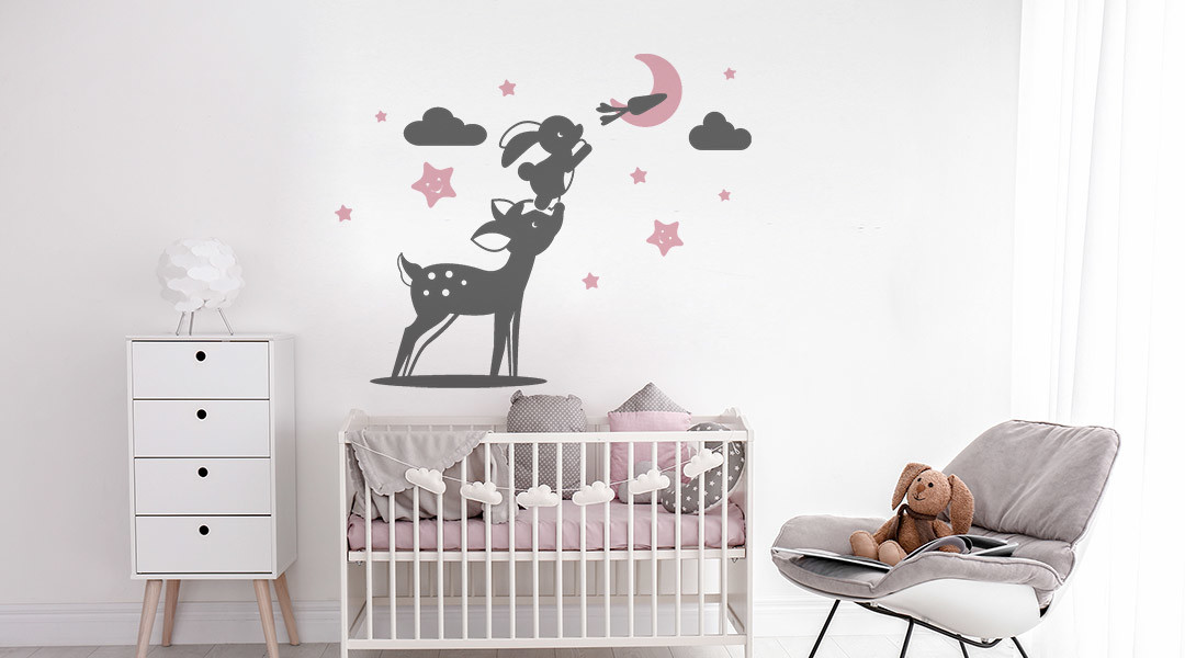 Wandtattoo Reh im Babyzimmer