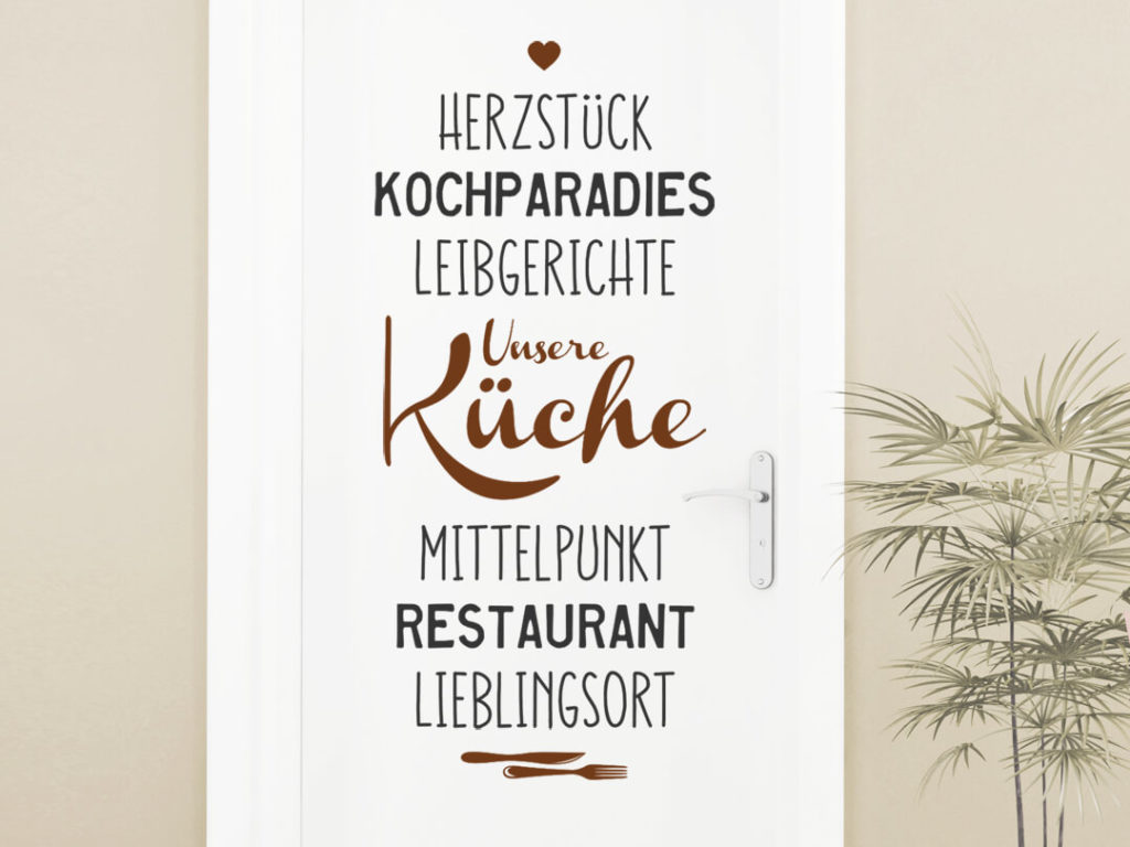 Wandtattoo an der Tür Küchenmitte