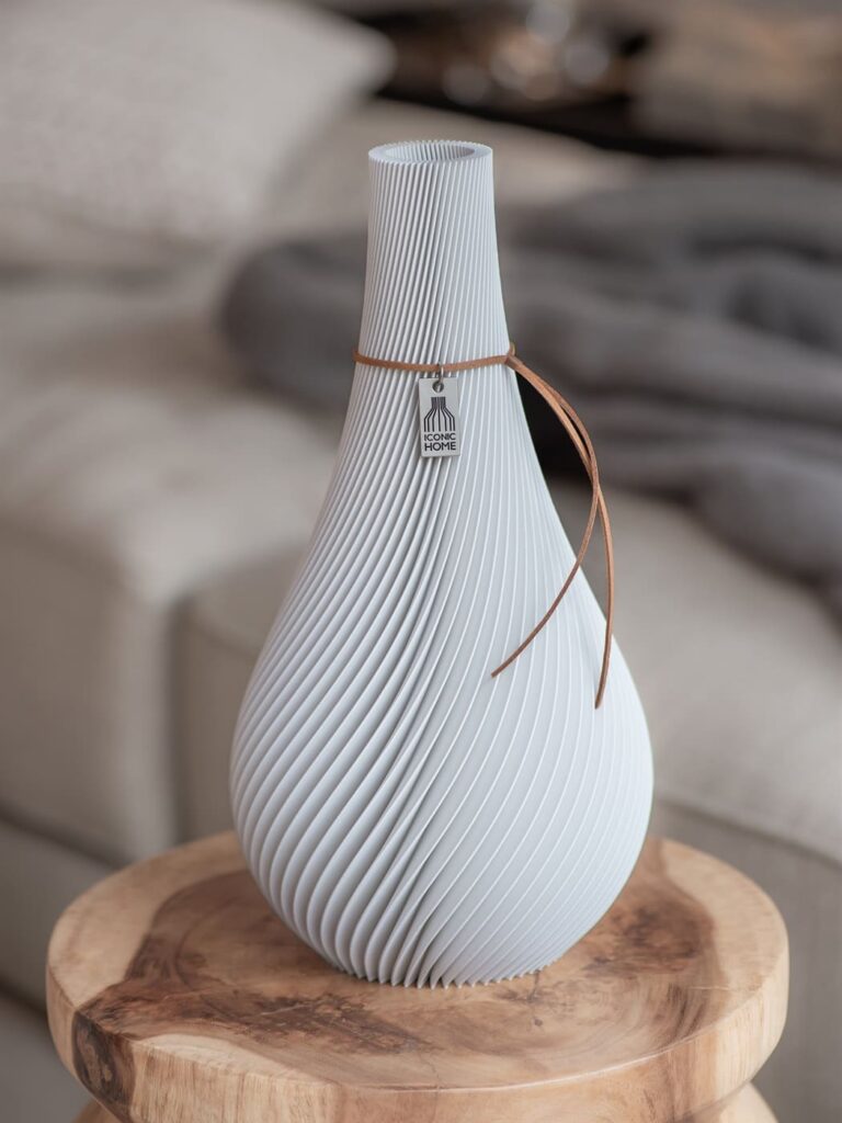 Vase Twist ICONIC HOME